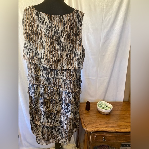 Dressbarn Size 18 Animal Print Sleeveless Tiered Ruffle Dress Party Cruise Midi - Picture 5 of 10